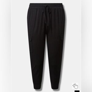 TORRID Relaxed Fit Jogger Stretch Challis Mid-Rise Cargo Pant. Size 18 New w/Tag